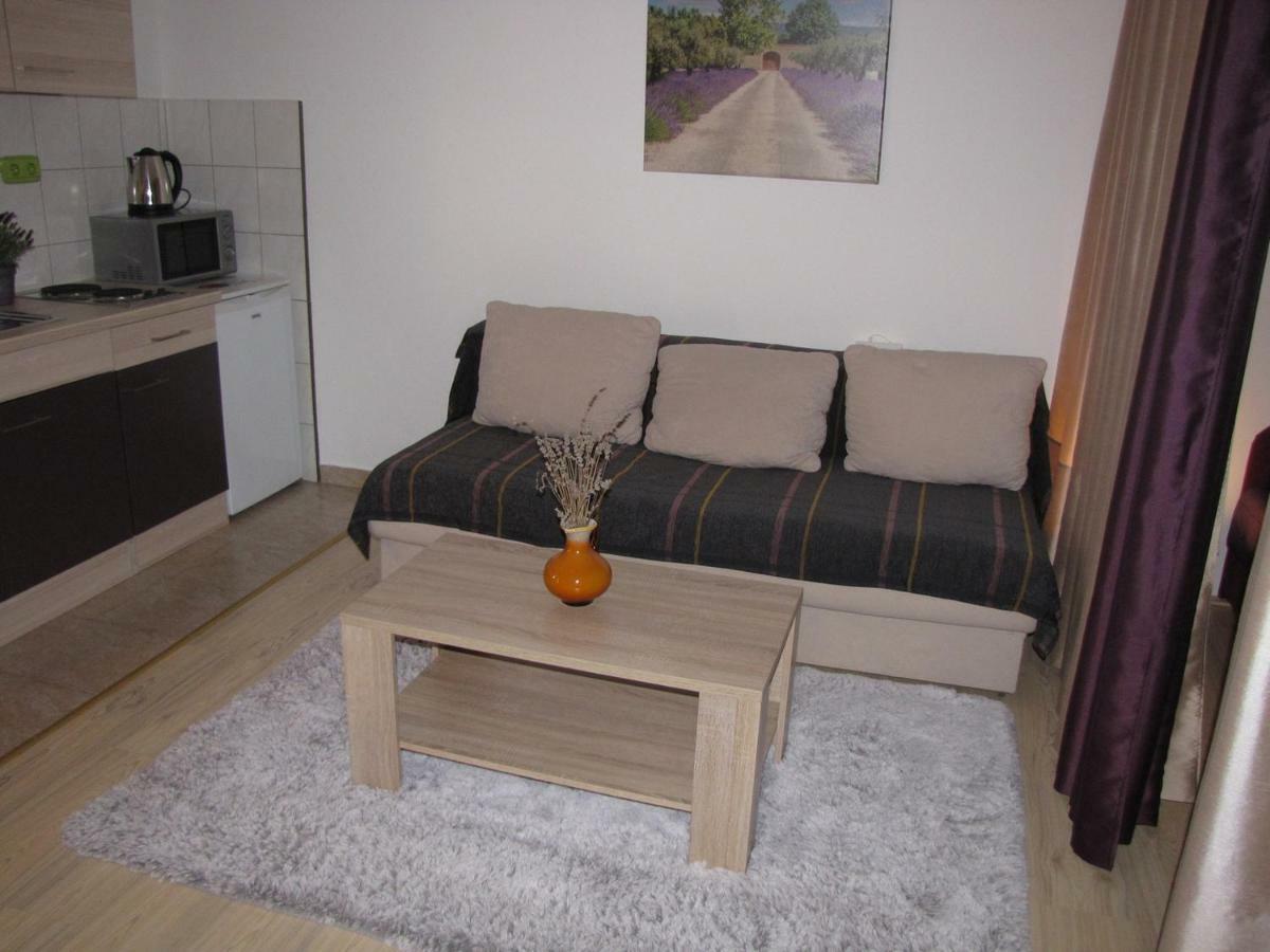 Terra Rossa Apartment Loborika Bagian luar foto